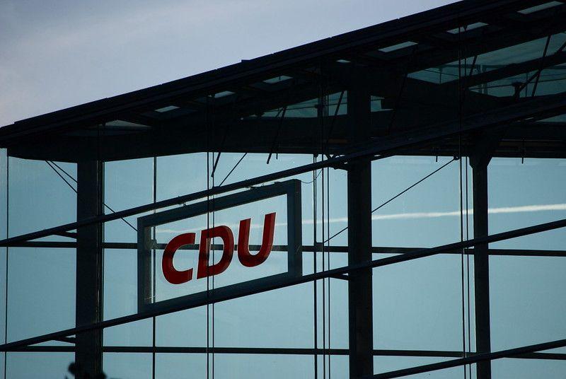 Alt-text is missing.