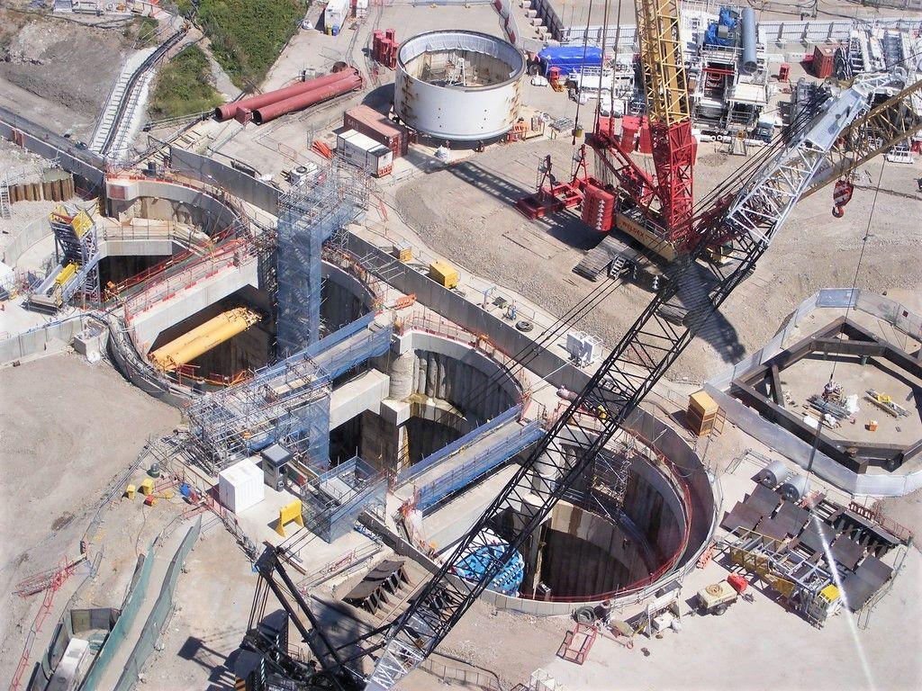 Alt-text is missing.