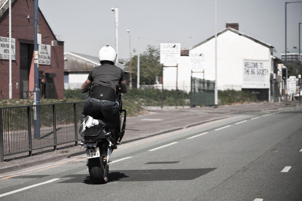 Alt-text is missing.