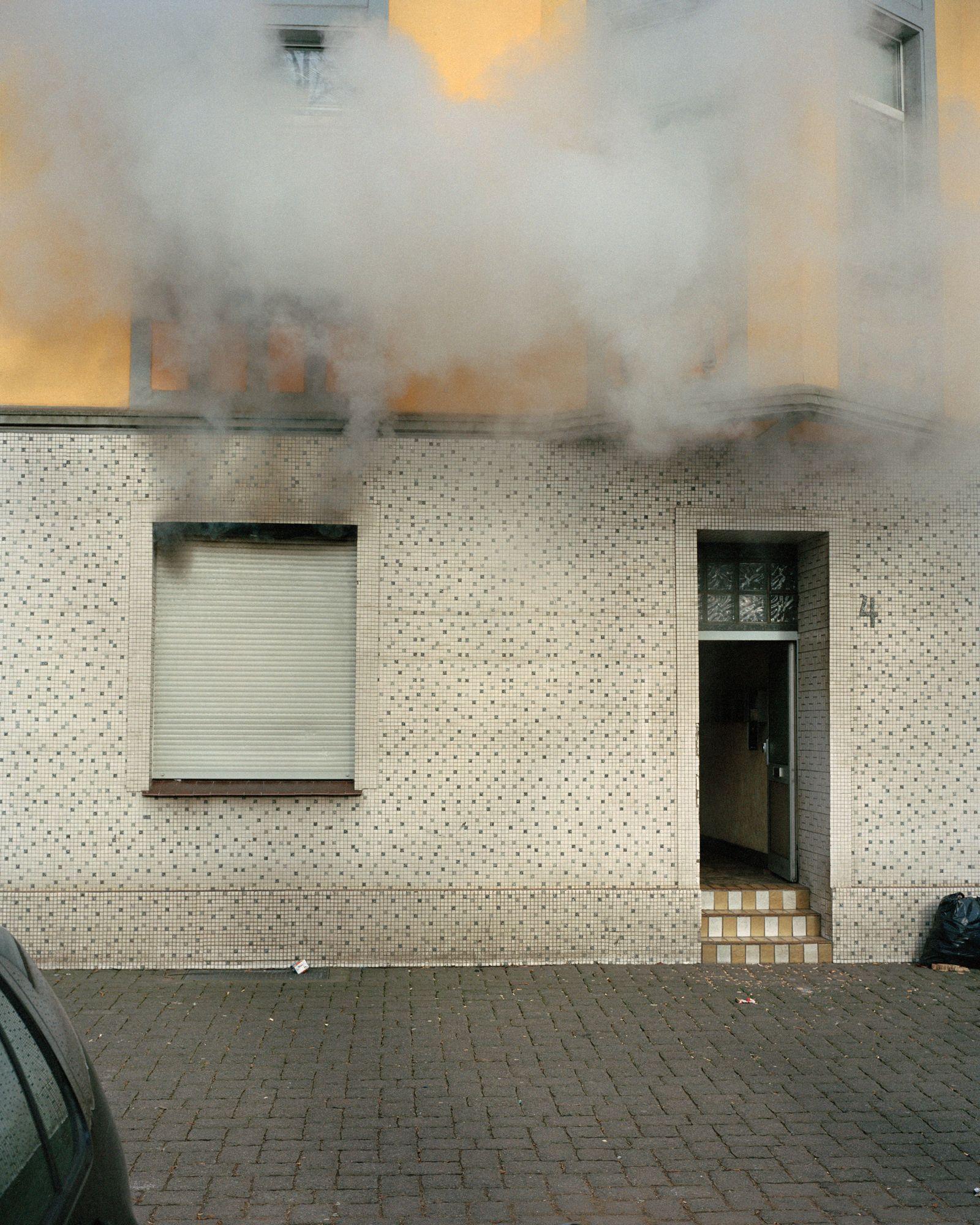 Alt-text is missing.