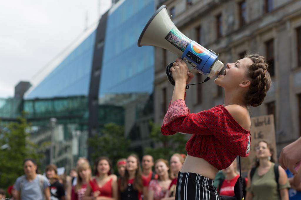 Alt-text is missing.