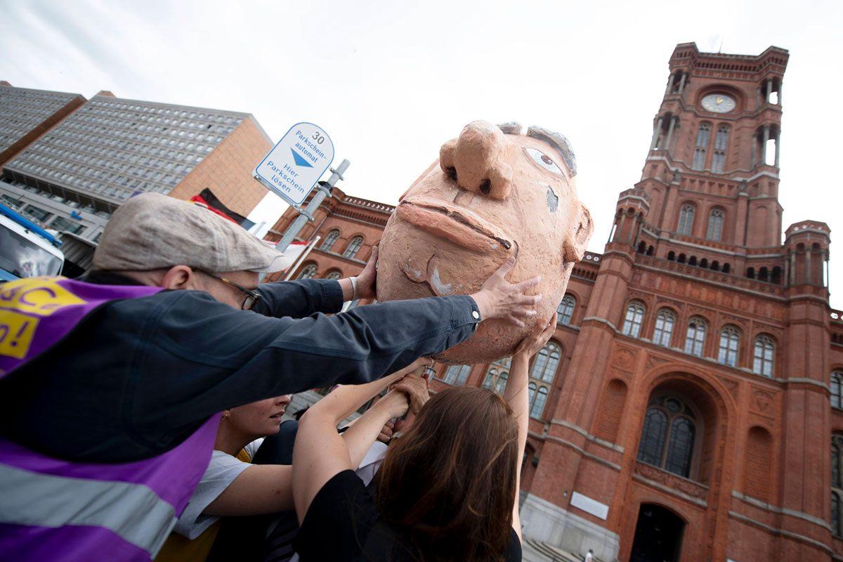 Alt-text is missing.