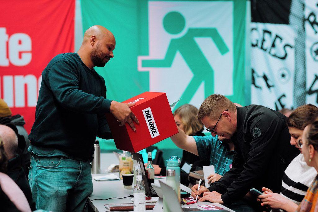 Alt-text is missing.