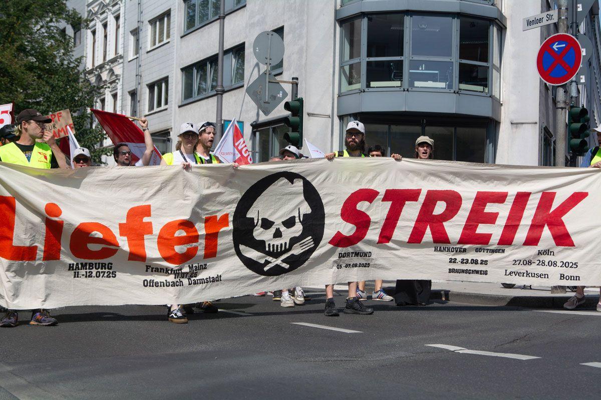 Alt-text is missing.