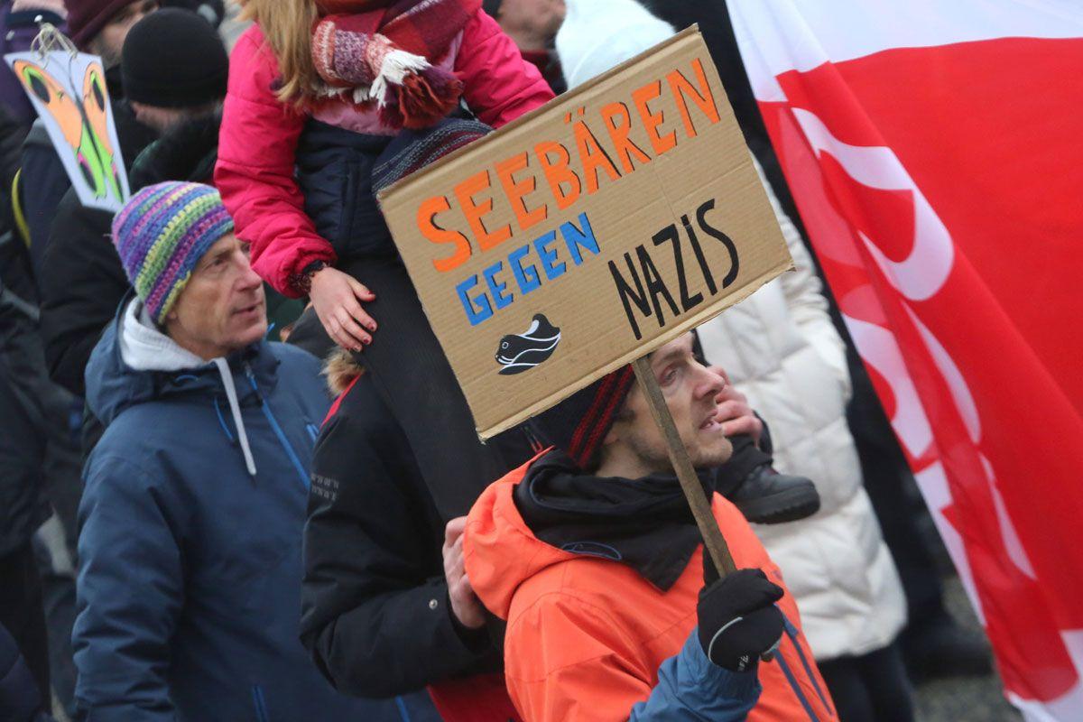 Alt-text is missing.