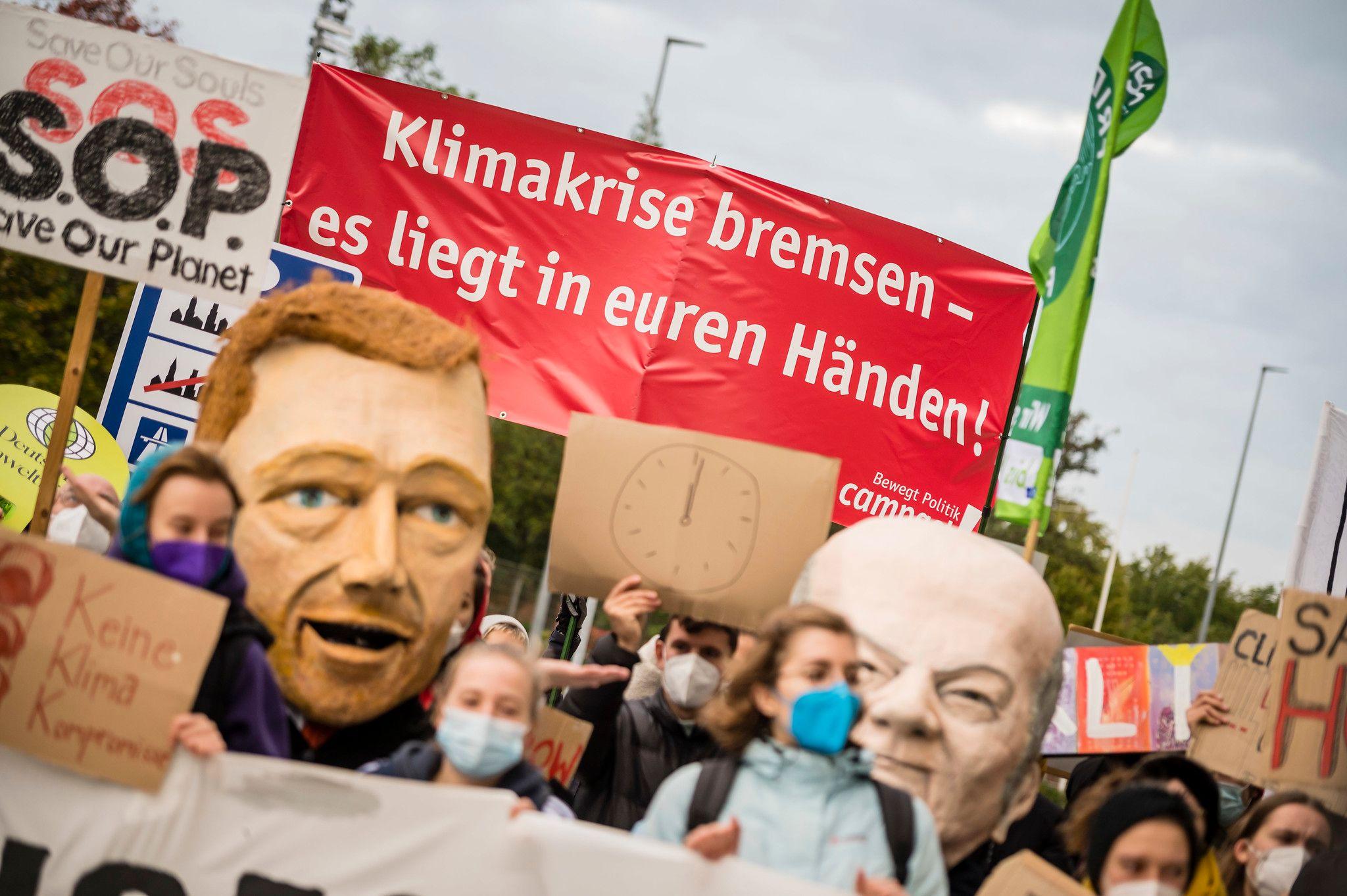 Alt-text is missing.