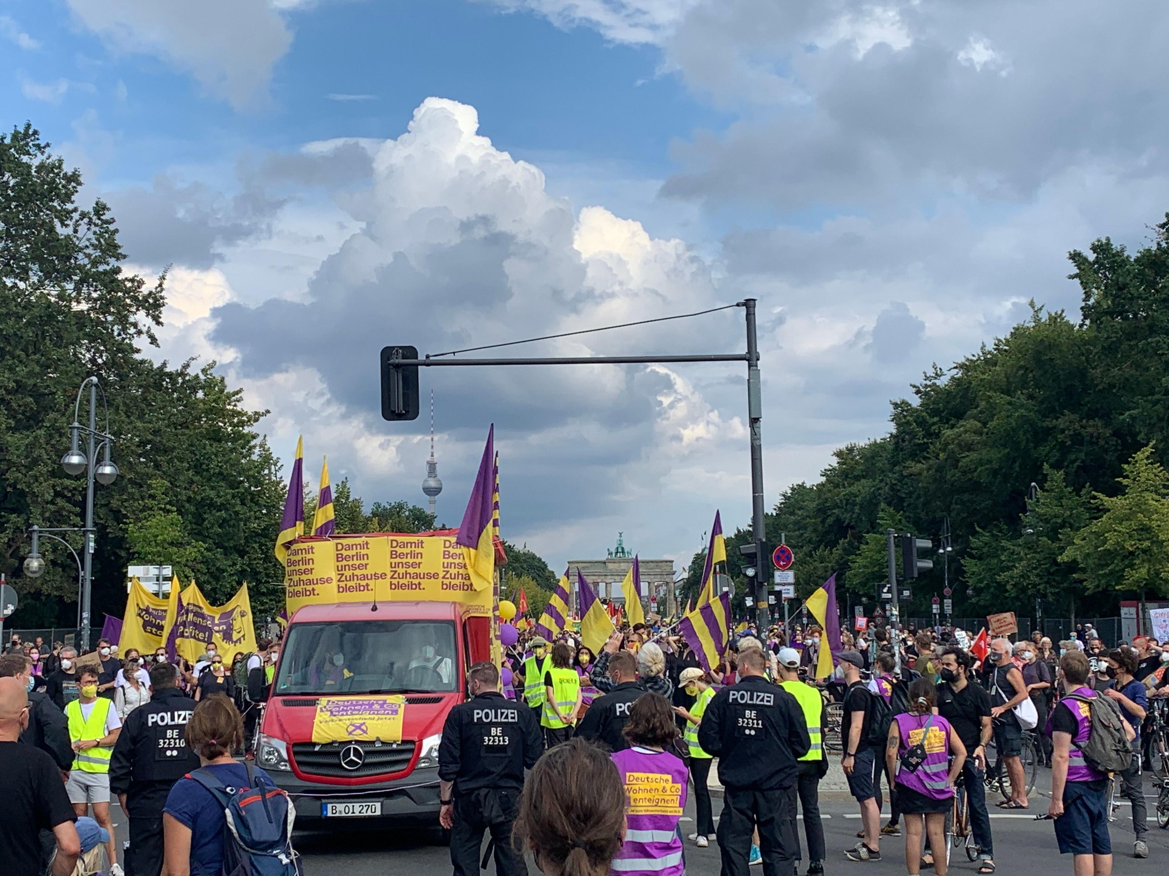 Alt-text is missing.