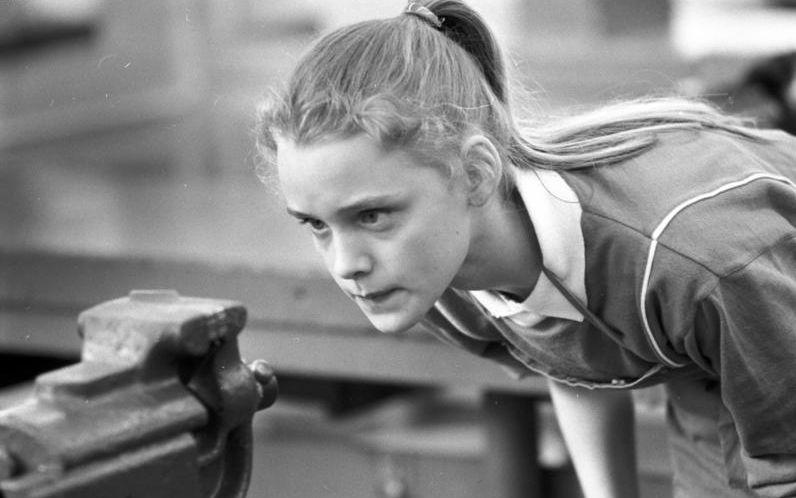 Alt-text is missing.