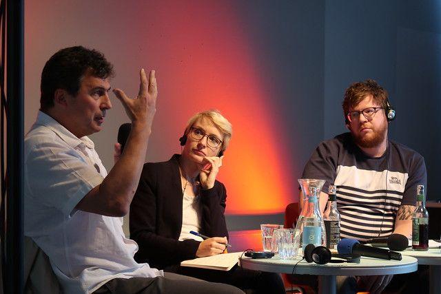 Alt-text is missing.